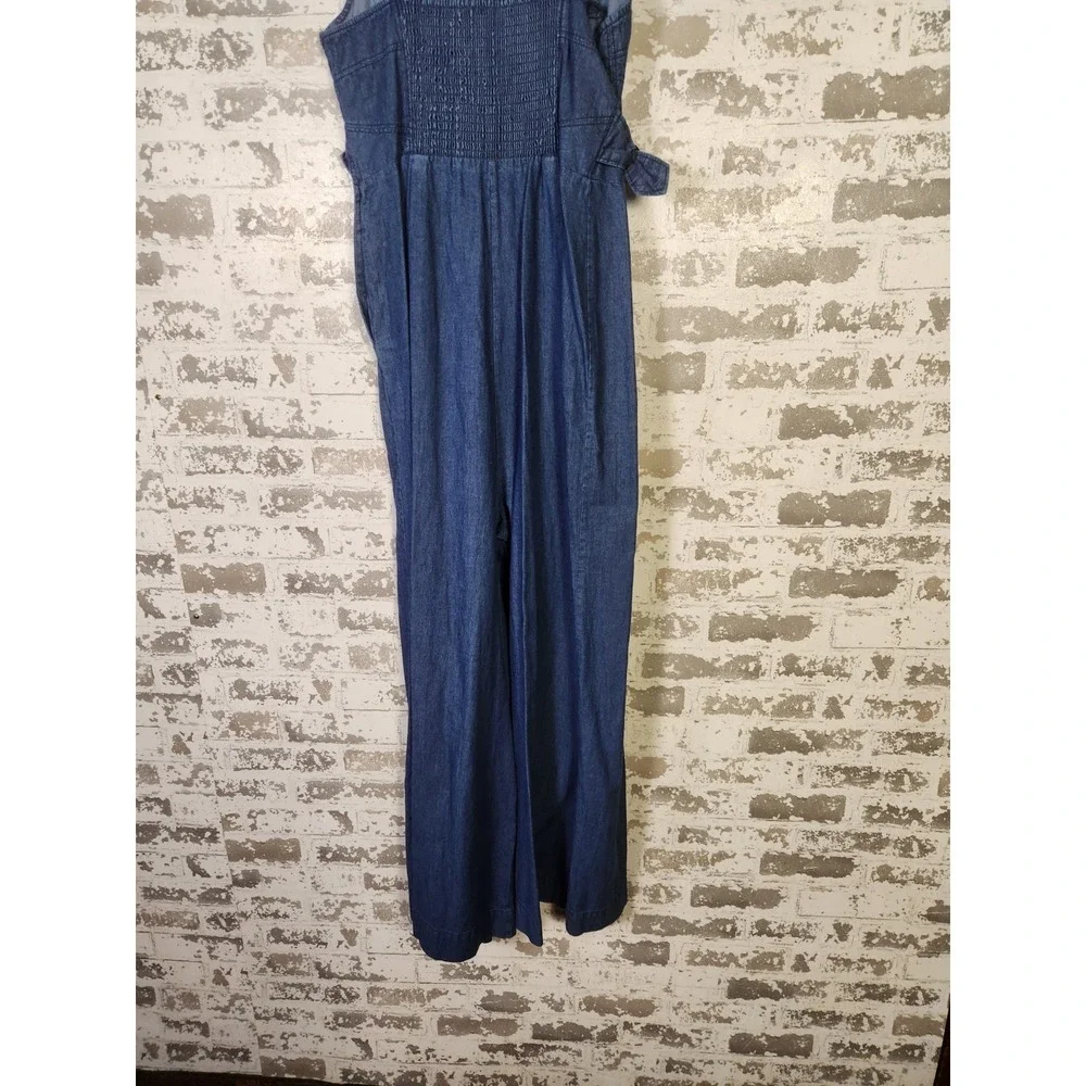 Free People Denim Jumpsuit Size 10 Blue Wide Leg Tie Strap Smocked Boho Festival - Picture 10 of 15